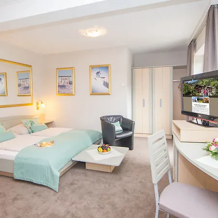 Interstar Hotel 4*